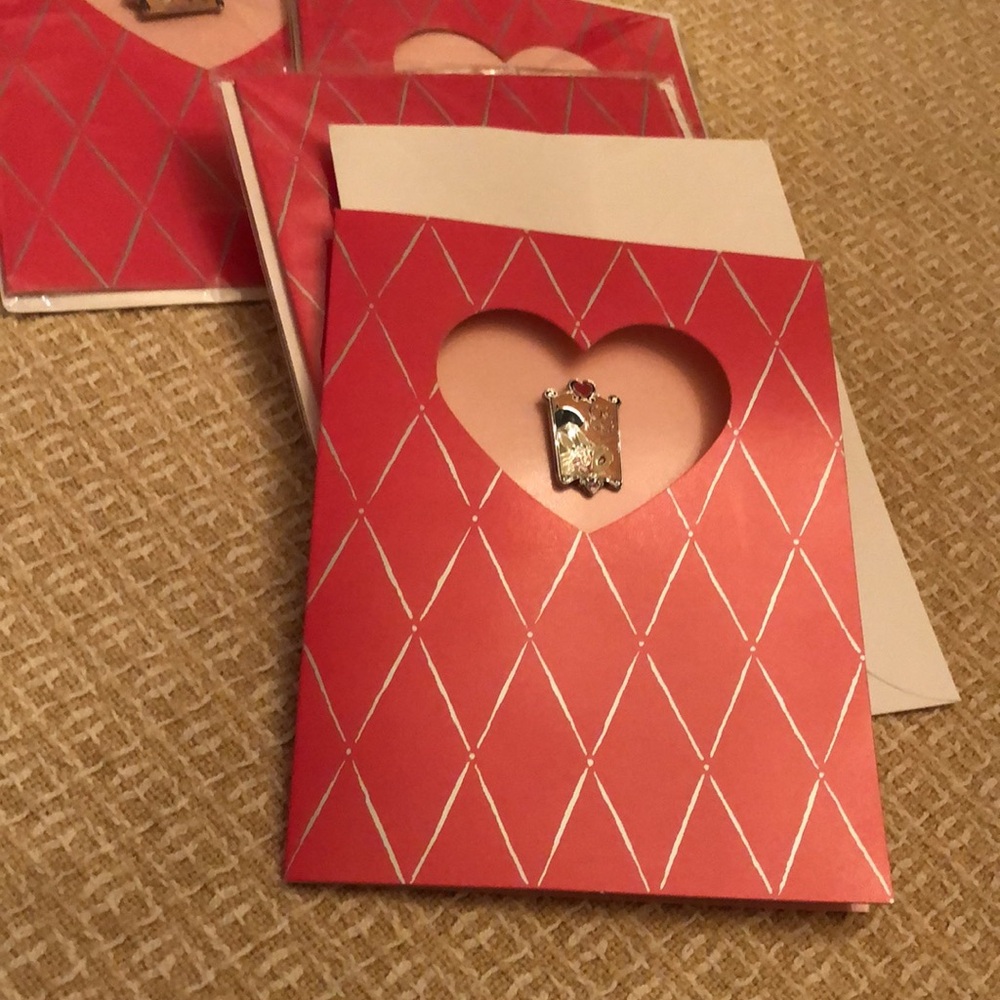 NWT Cloisonné Bugs Bunny Ooh La La Valentine’s day Pin and card - Picture 14 of 16